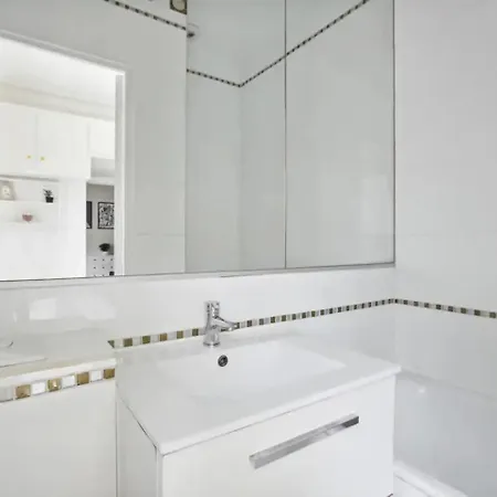 Modern And Charming With Everything Need Διαμέρισμα