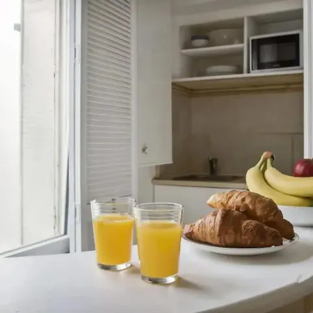 Modern And Charming With Everything Need Apartment *
